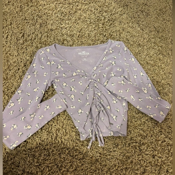 Purple cropped top with fringe in middle from Hollister - Picture 1 of 2